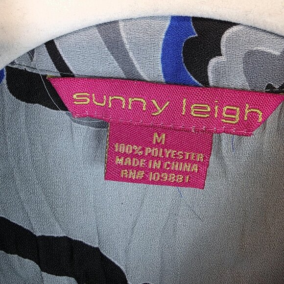 Sunny Leigh Shirt Womens Medium Gray Blue Abstract Pleated Button Front Blouse - Picture 2 of 8